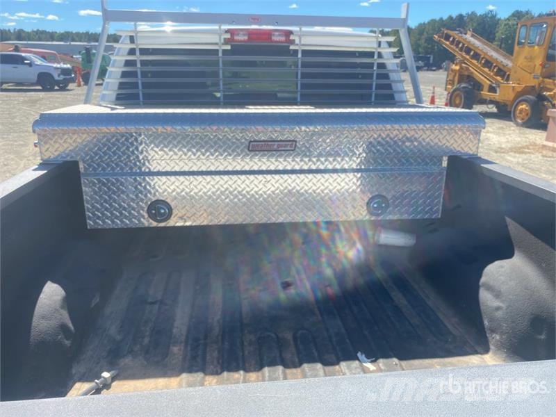 RAM 2500 4x4 Crew Cab Pickup Drugi