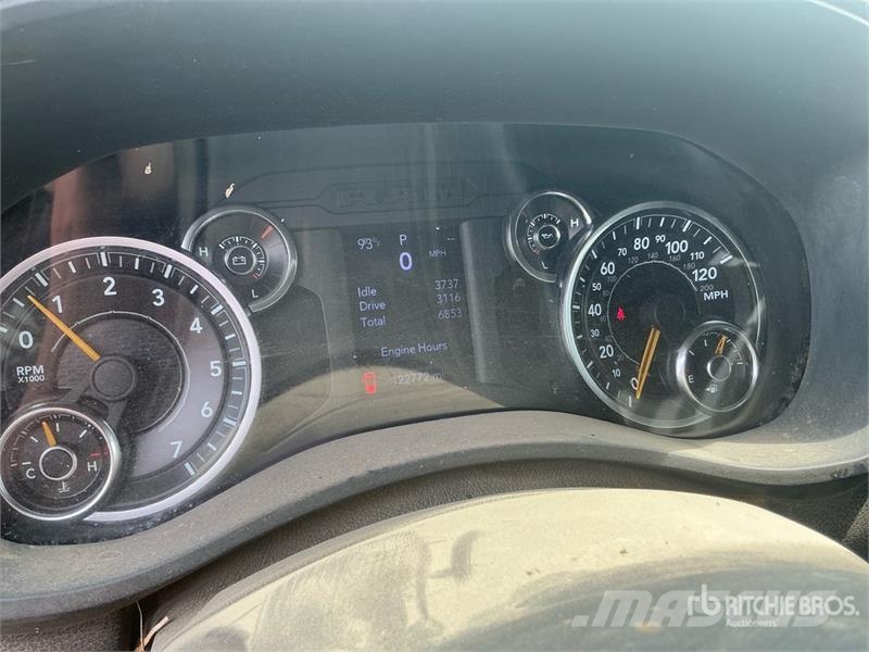 RAM 2500 4x4 Crew Cab Pickup (Inoperable) Прочие фургоны
