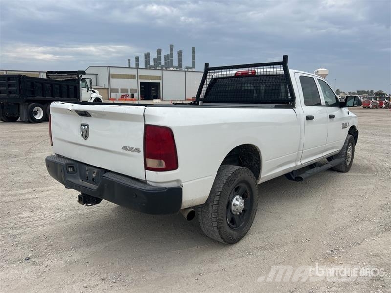 RAM 2500 4x4 Crew Cab Pickup Andere Transporter