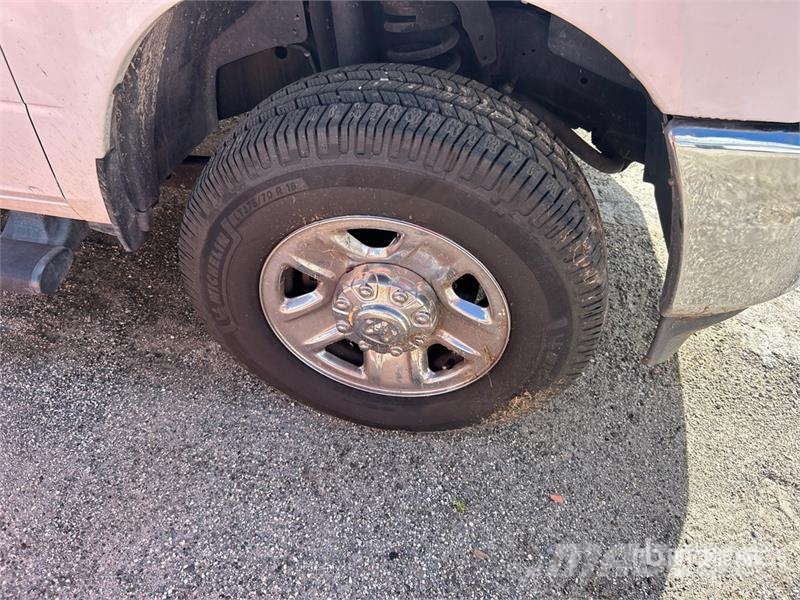 RAM 2500 4x4 Crew Cab Pickup (Inoperable) Kita
