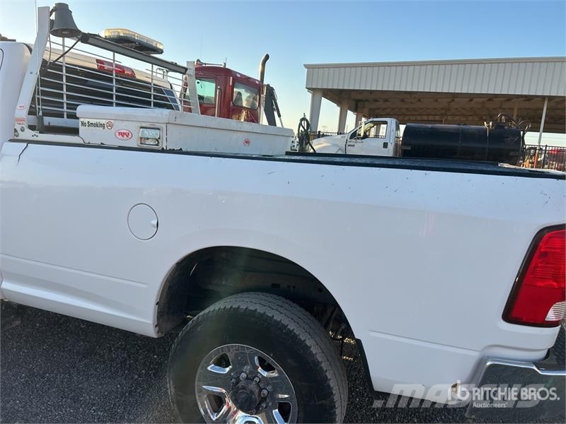 RAM 2500 4x4 Crew Cab Pickup 其他