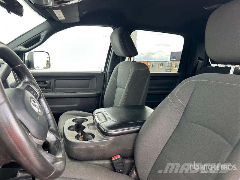 RAM 2500 4x4 Crew Cab Pickup Další
