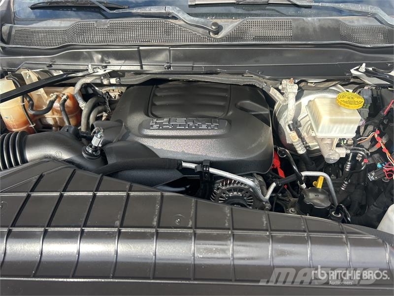 RAM 2500 4x4 Crew Cab Pickup Drugi