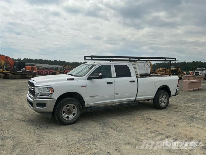 RAM 2500 4x4 Crew Cab Pickup (Inoperable) Прочие фургоны