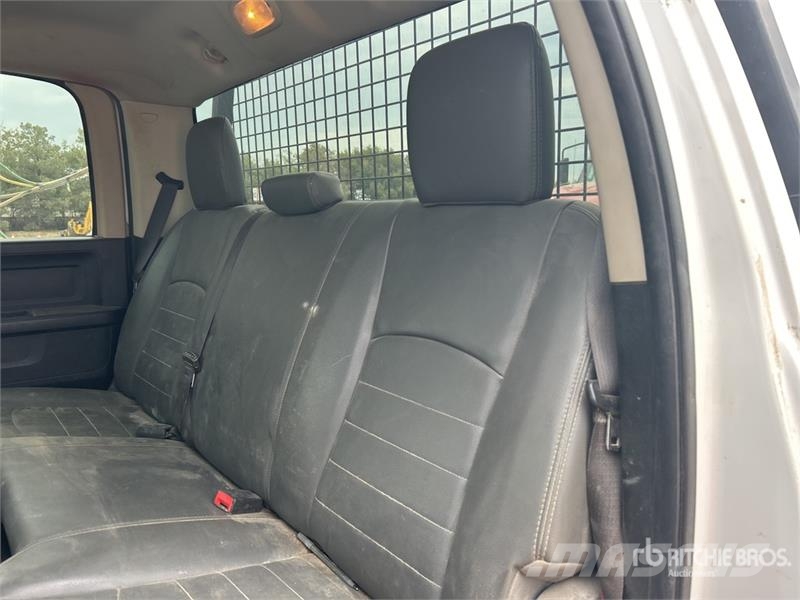 RAM 2500 4x4 Crew Cab Pickup Andere Transporter