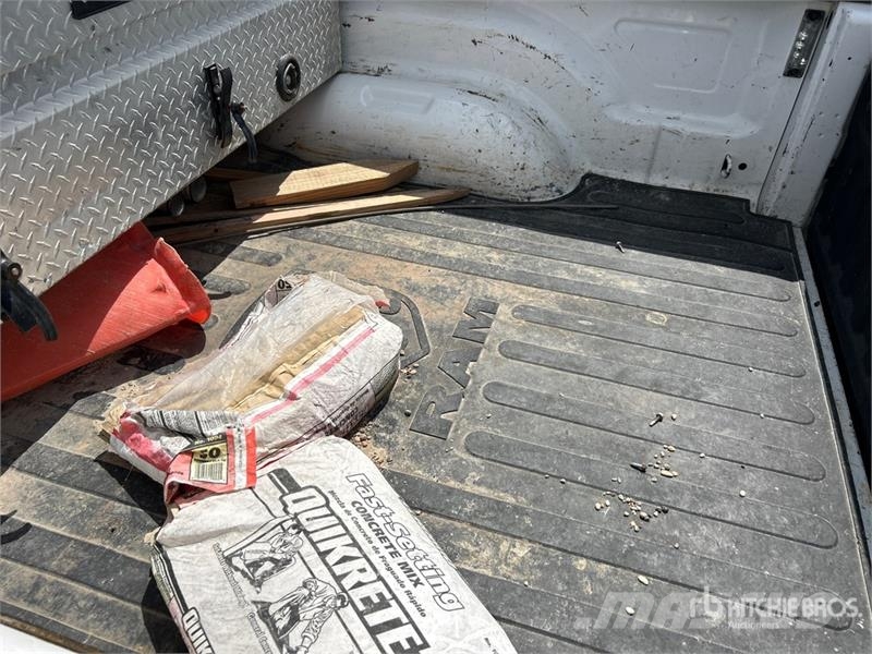 RAM 2500 4x4 Crew Cab Pickup Прочие фургоны