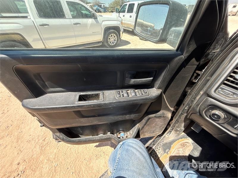 RAM 2500 4x4 Crew Cab Flatbed Truck Planbiler