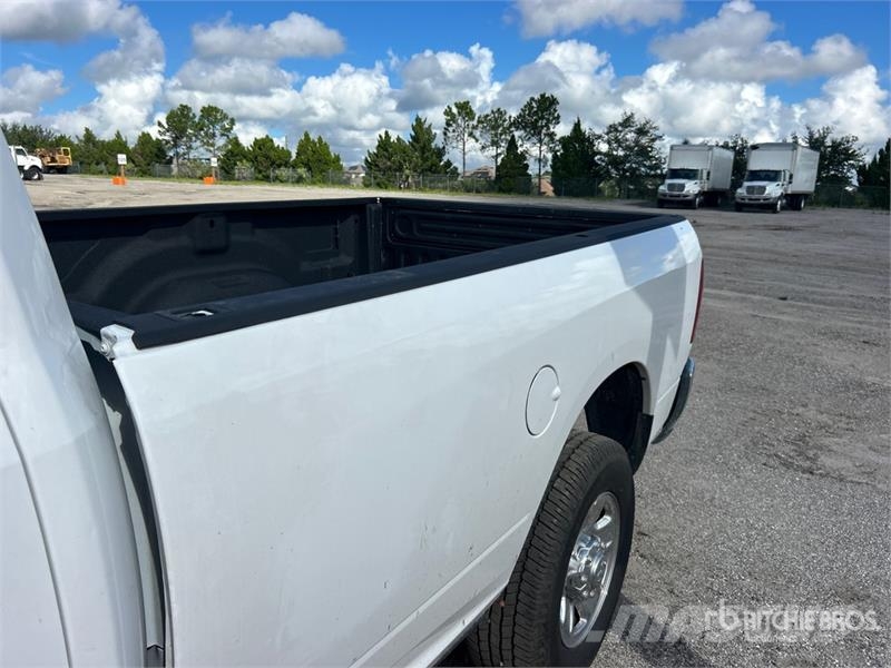 RAM 2500 4x4 Crew Cab Pickup (Inoperable) Kita