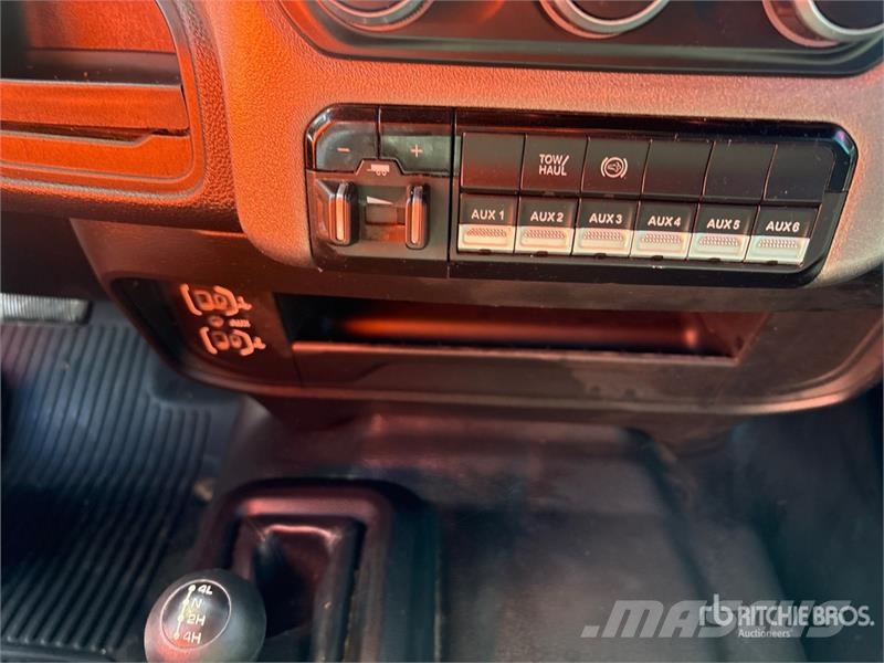 RAM 2500 4x4 Crew Cab Pickup Ostalo