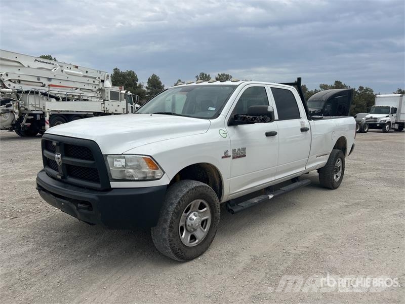RAM 2500 4x4 Crew Cab Pickup Andere Transporter