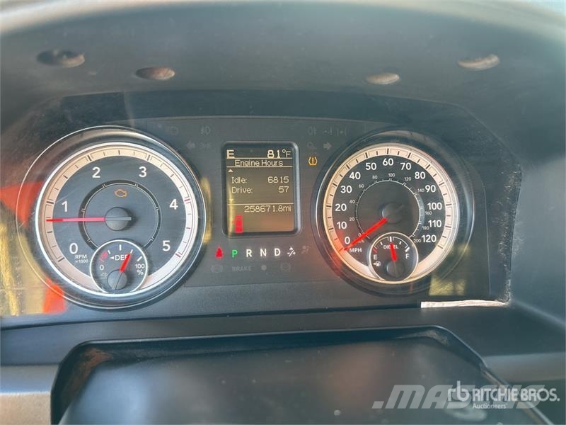 RAM 2500 4x4 Crew Cab Pickup 其他