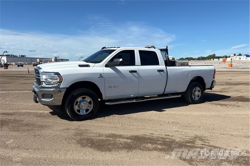 RAM 2500 4x4 Crew Cab Pickup Ostalo