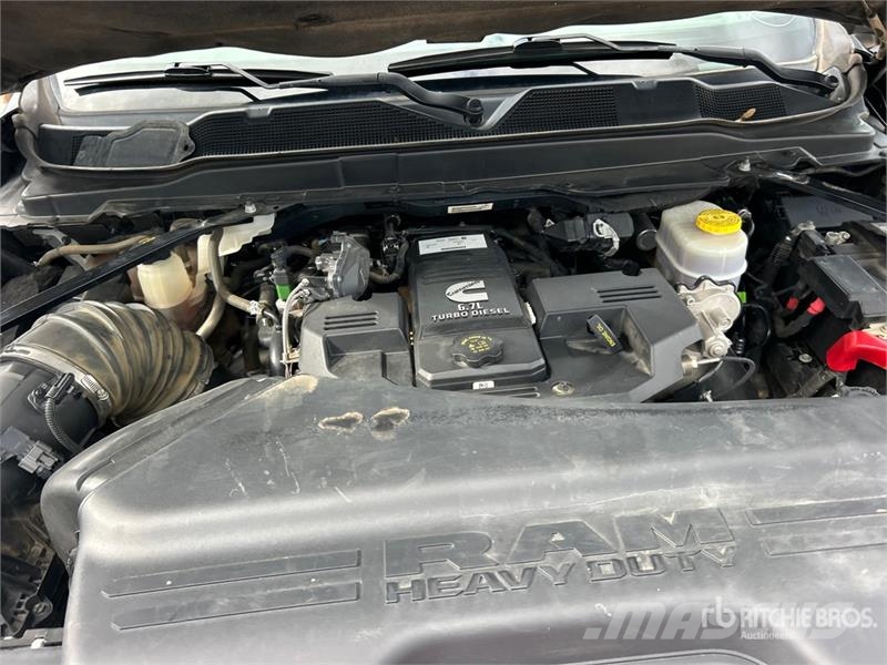 RAM 2500 4x4 Crew Cab Pickup Další