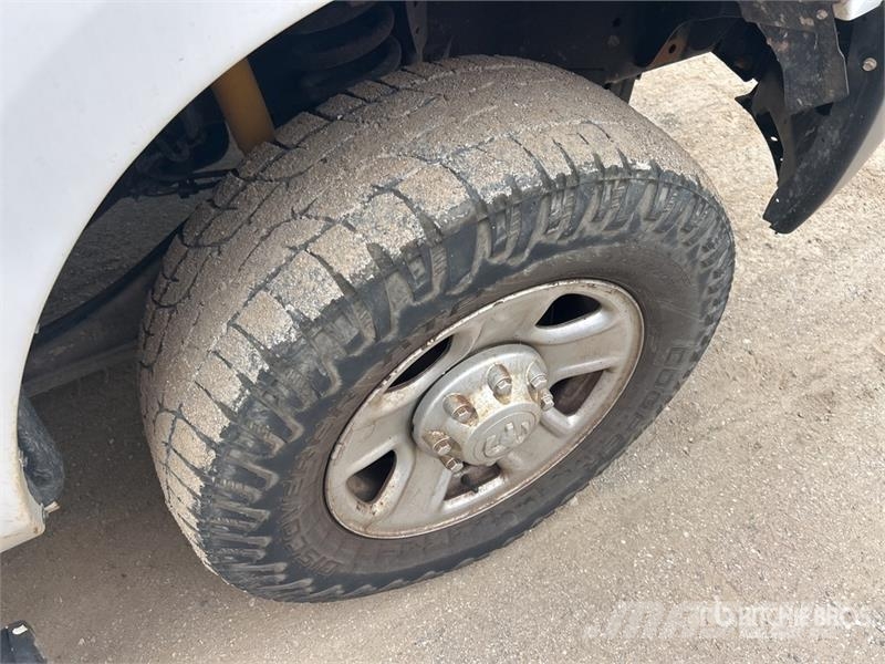 RAM 2500 4x4 Crew Cab Pickup Andere Transporter