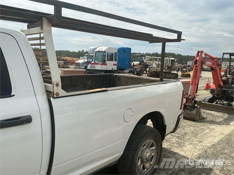 RAM 2500 4x4 Crew Cab Pickup (Inoperable) Прочие фургоны
