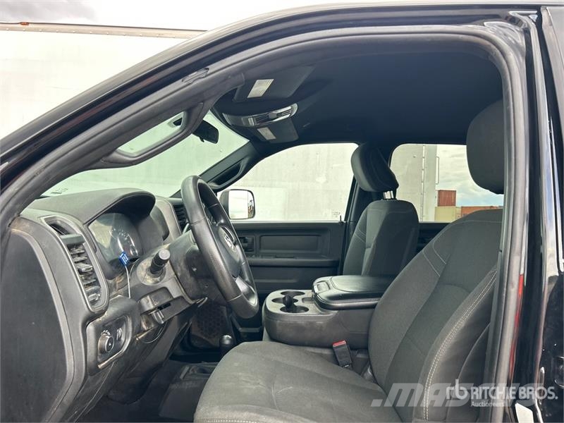 RAM 2500 4x4 Crew Cab Pickup Další