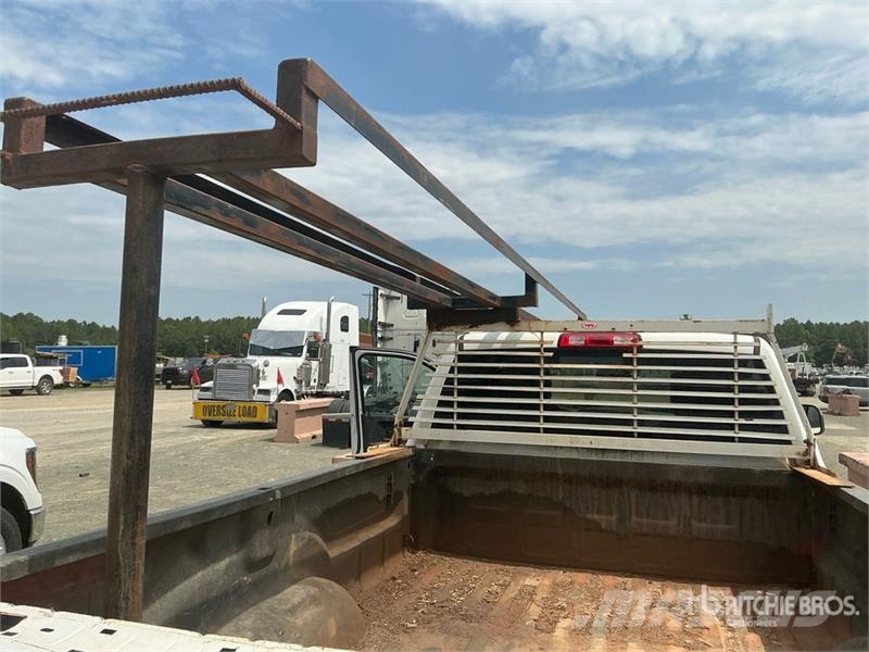 RAM 2500 4x4 Crew Cab Pickup (Inoperable) Прочие фургоны