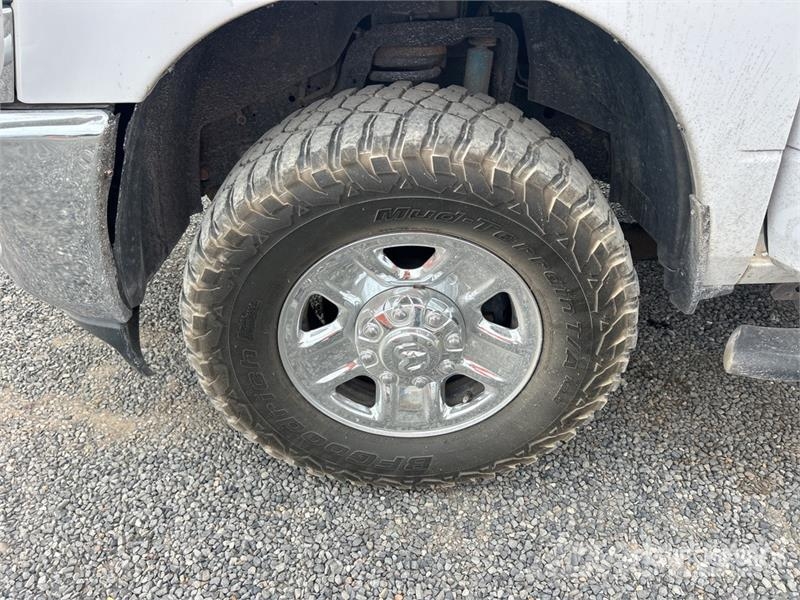 RAM 2500 4x4 Crew Cab Pickup 其他