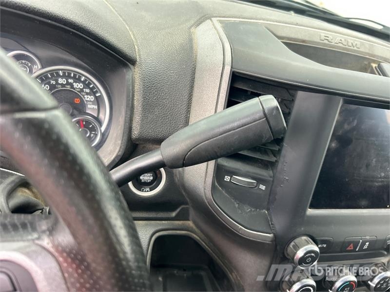 RAM 2500 4x4 Crew Cab Pickup Další