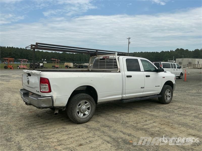 RAM 2500 4x4 Crew Cab Pickup (Inoperable) Прочие фургоны