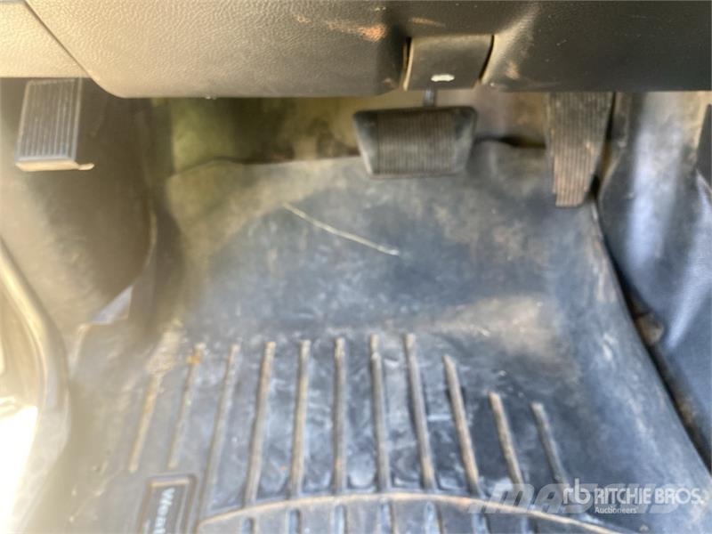 RAM 2500 4x4 Crew Cab Pickup Drugi