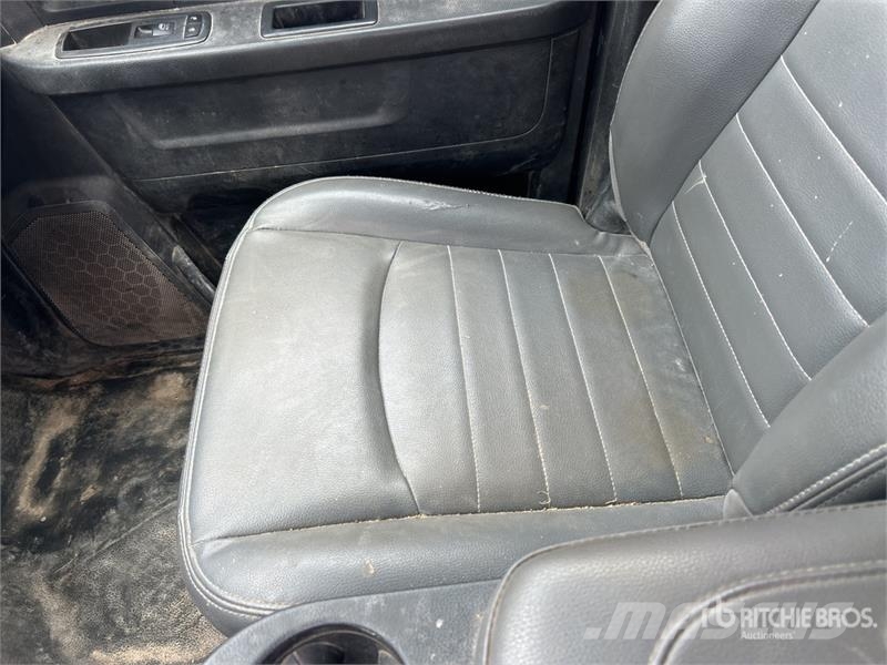 RAM 2500 4x4 Crew Cab Pickup Andere Transporter