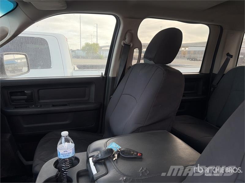 RAM 2500 4x4 Crew Cab Pickup Andere Transporter