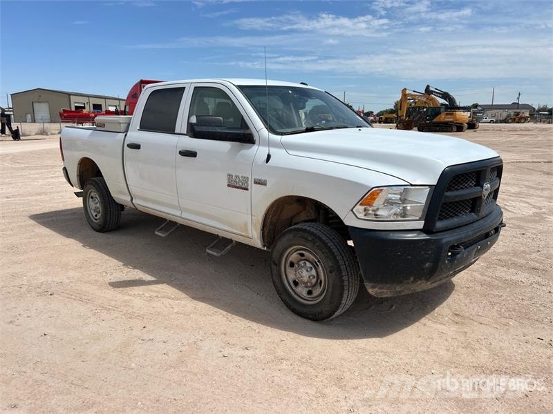 RAM 2500 4x4 Crew Cab Pickup Прочие фургоны