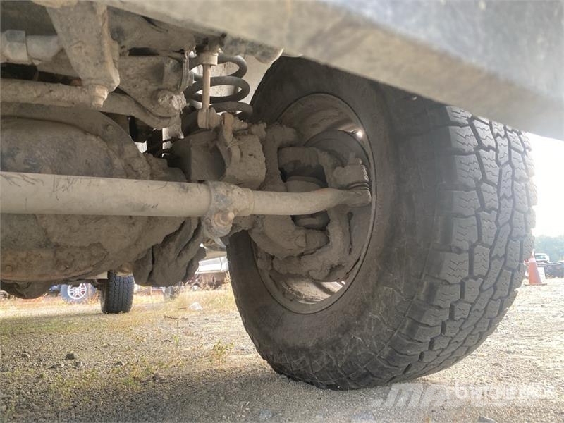 RAM 2500 4x4 Crew Cab Pickup (Inoperable) أخرى
