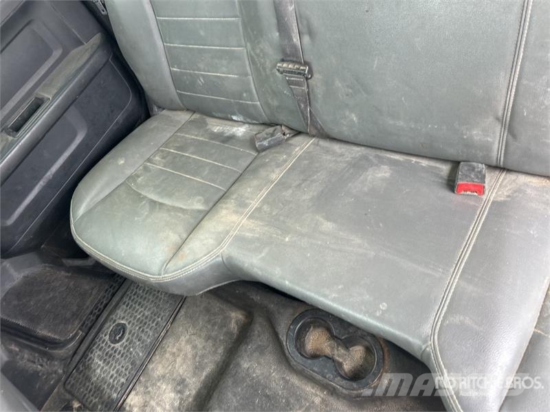 RAM 2500 4x4 Crew Cab Pickup Andere Transporter