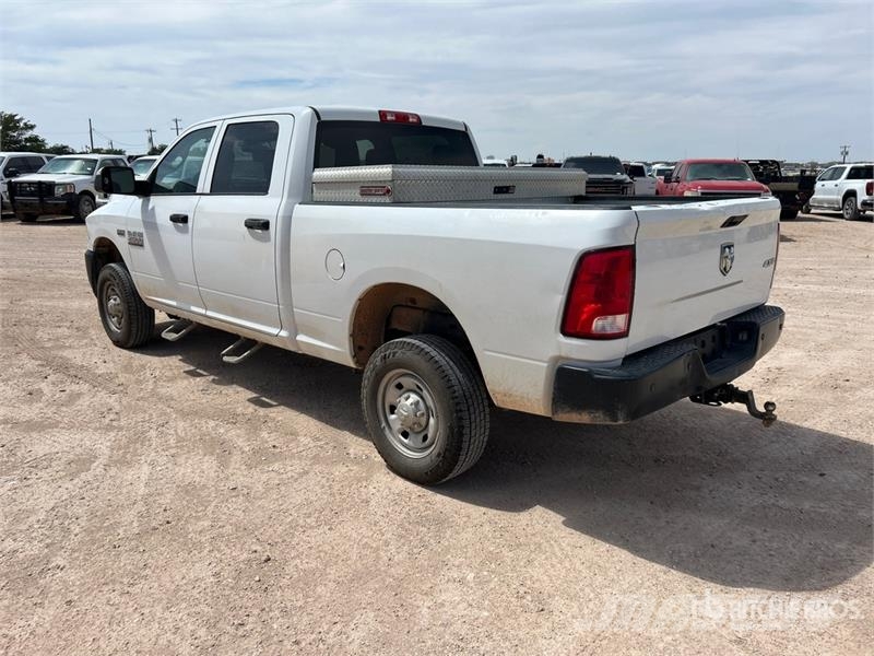 RAM 2500 4x4 Crew Cab Pickup Прочие фургоны