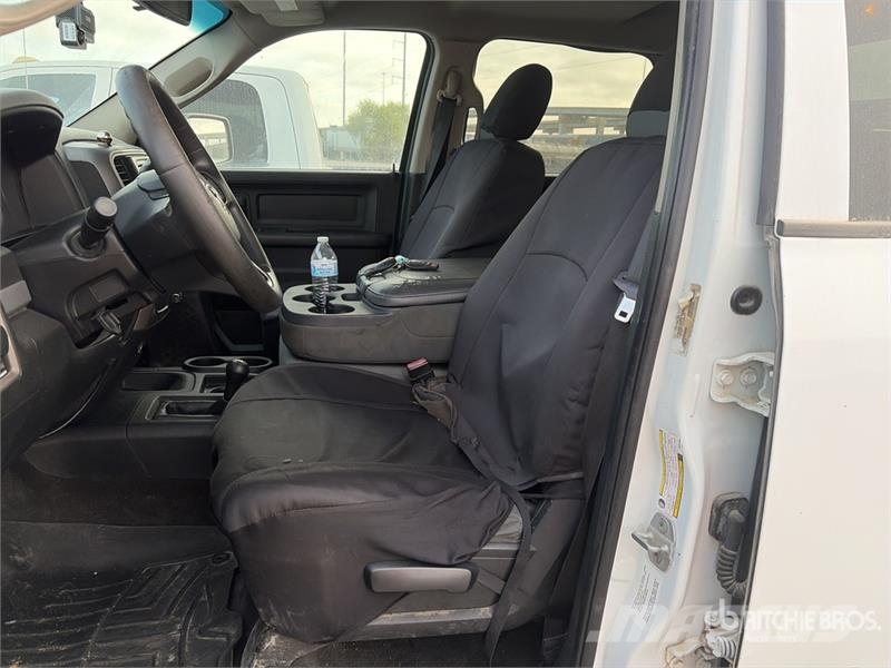 RAM 2500 4x4 Crew Cab Pickup Andere Transporter