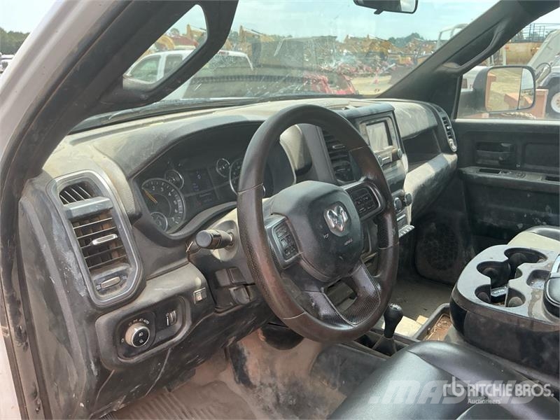 RAM 2500 4x4 Crew Cab Pickup (Inoperable) Прочие фургоны