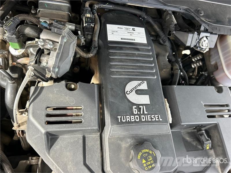 RAM 2500 4x4 Crew Cab Pickup Další