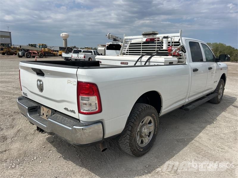 RAM 2500 4x4 Crew Cab Pickup Anders