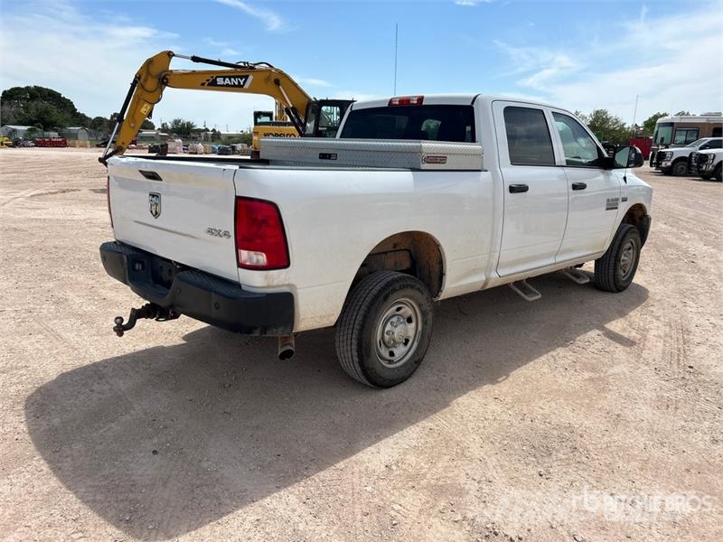 RAM 2500 4x4 Crew Cab Pickup Прочие фургоны