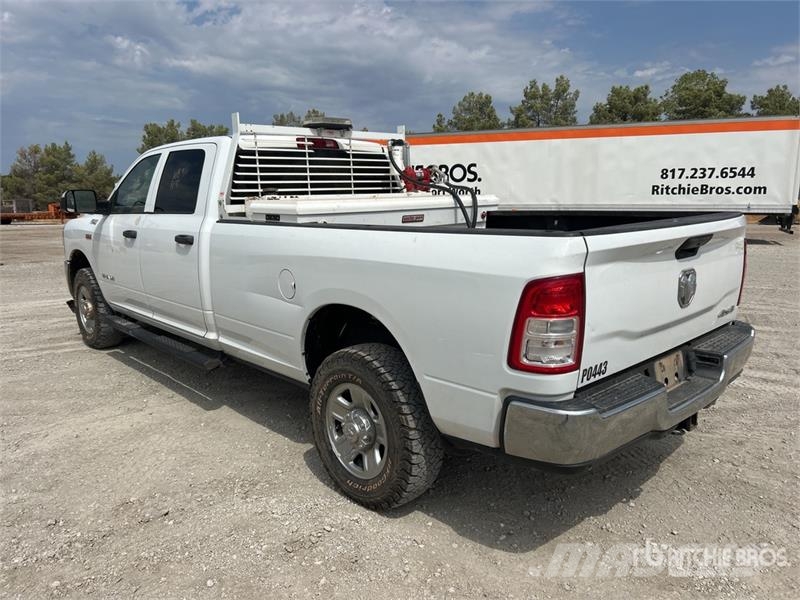 RAM 2500 4x4 Crew Cab Pickup Anders