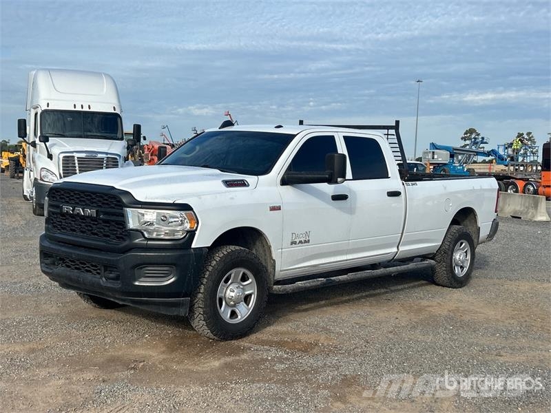 RAM 2500 4x4 Crew Cab Pickup Citi
