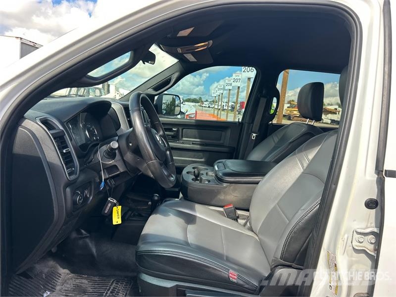 RAM 2500 4x4 Crew Cab Pickup (Inoperable) Kita