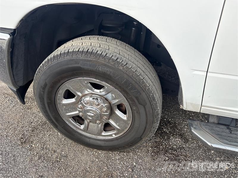 RAM 2500 4x4 Crew Cab Pickup Ostalo