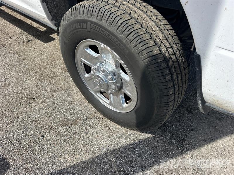 RAM 2500 4x4 Crew Cab Pickup (Inoperable) Kita