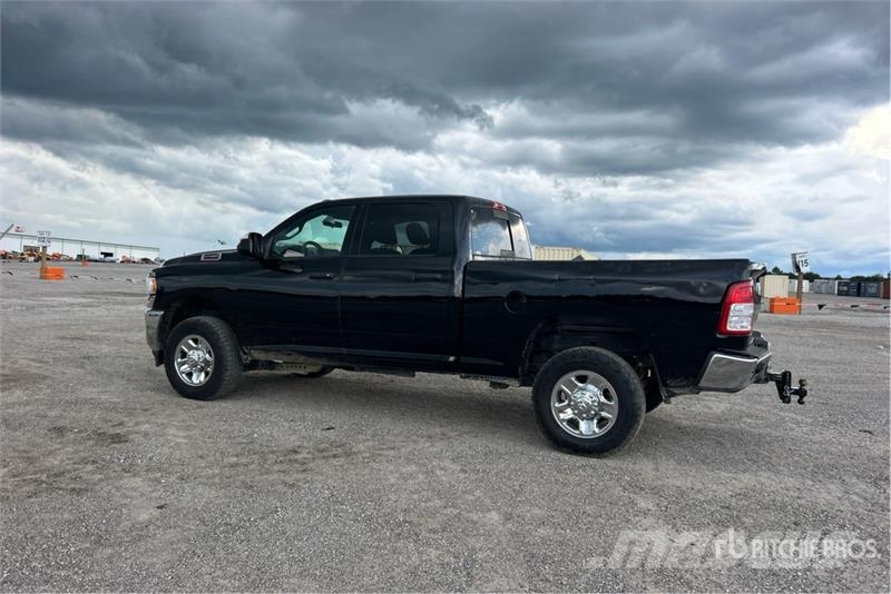 RAM 2500 4x4 Crew Cab Pickup Další