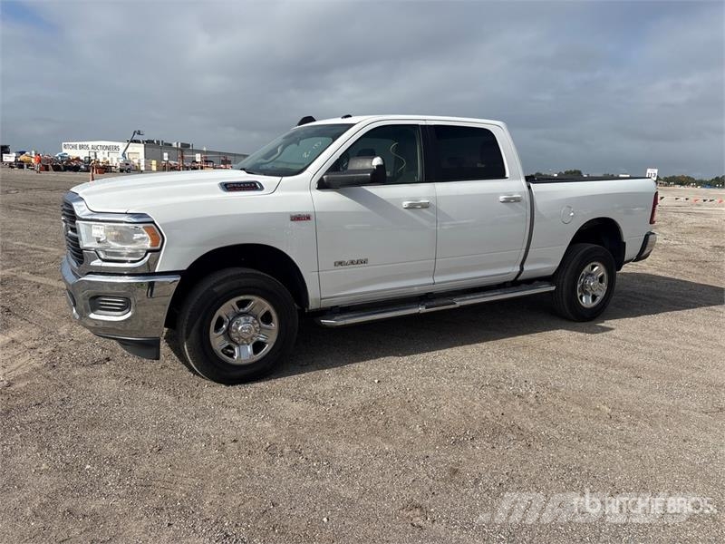 RAM 2500 4x4 Crew Cab Pickup Ostalo