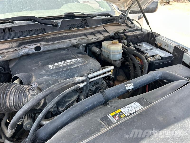 RAM 2500 4x4 Crew Cab Pickup Прочие фургоны