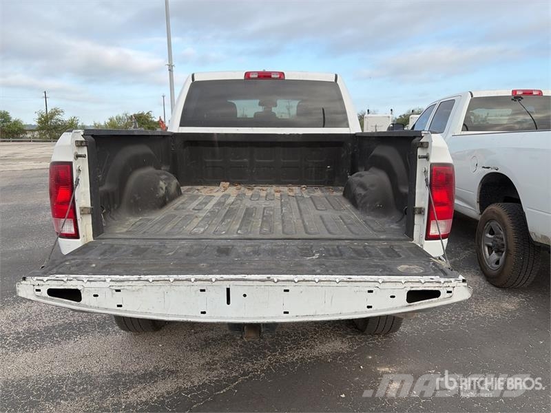 RAM 2500 4x4 Crew Cab Pickup Andere Transporter