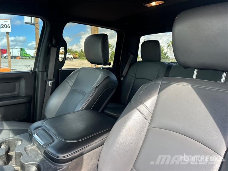 RAM 2500 4x4 Crew Cab Pickup (Inoperable) Kita