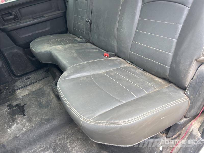RAM 2500 4x4 Crew Cab Pickup Andere Transporter