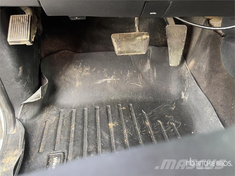 RAM 2500 4x4 Crew Cab Pickup Andere Transporter