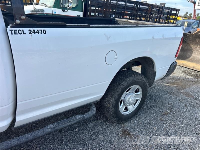 RAM 2500 4x4 Crew Cab Pickup Citi