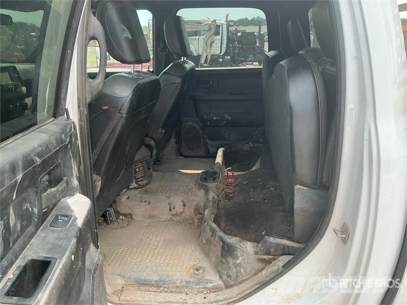 RAM 2500 4x4 Crew Cab Pickup (Inoperable) Прочие фургоны